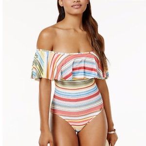 🎉HP🎉NWT Vince Camuto Stripe Off-Shoulder Swimst